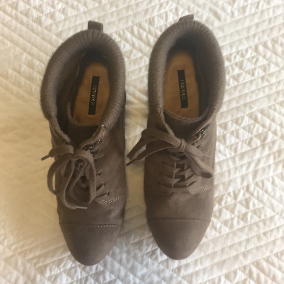 Forever 21 High Heel Boots. - Picture 2 of 3